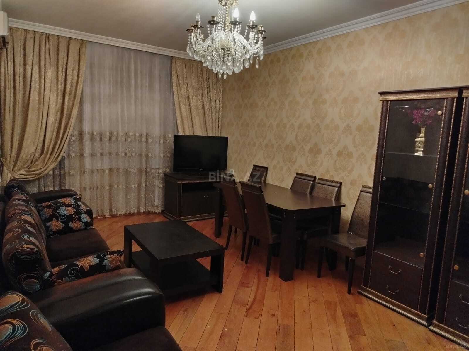 3 otaqlı Yeni tikili, Xırdalan