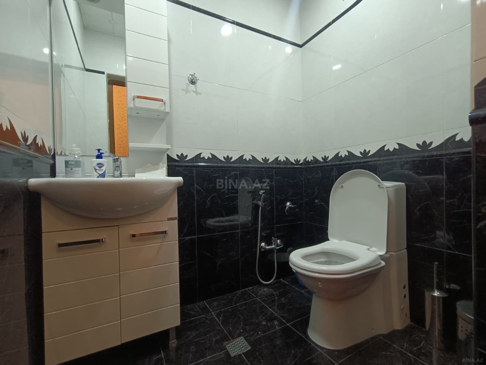 3 otaqlı Yeni tikili, Şah İsmayıl Xətai m., Bakı