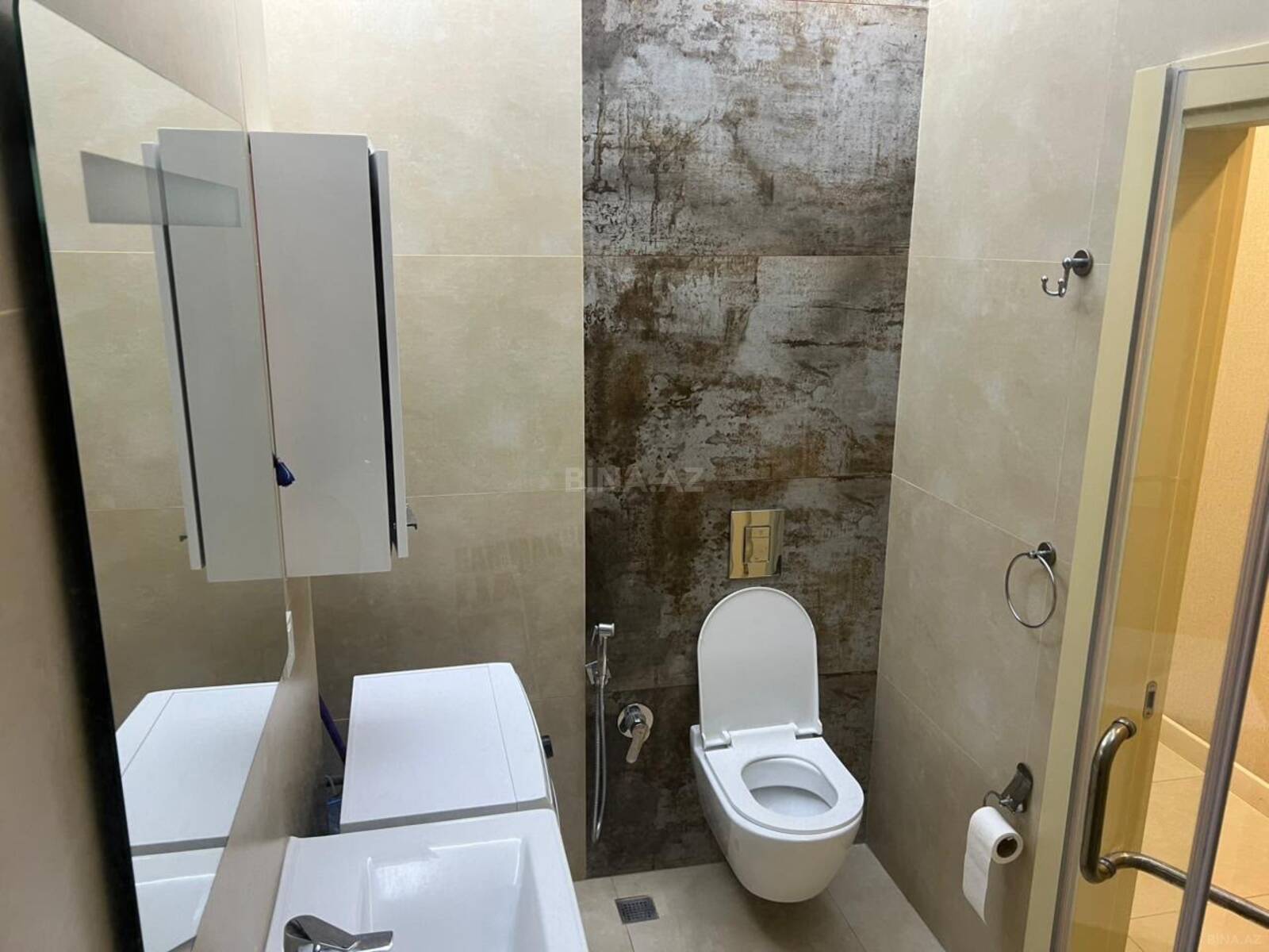 3 otaqlı Yeni tikili, Şah İsmayıl Xətai m., Bakı