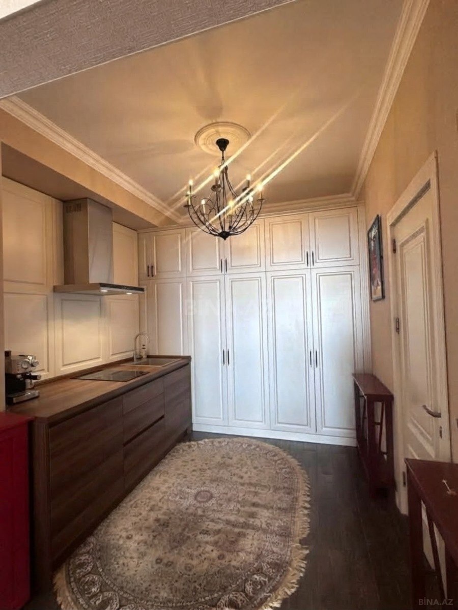 3 otaqlı Yeni tikili, Şah İsmayıl Xətai m., Bakı