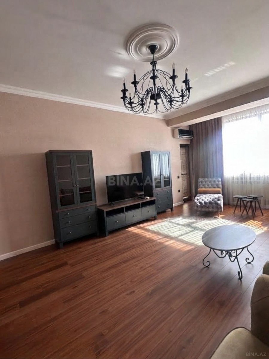 3 otaqlı Yeni tikili, Şah İsmayıl Xətai m., Bakı