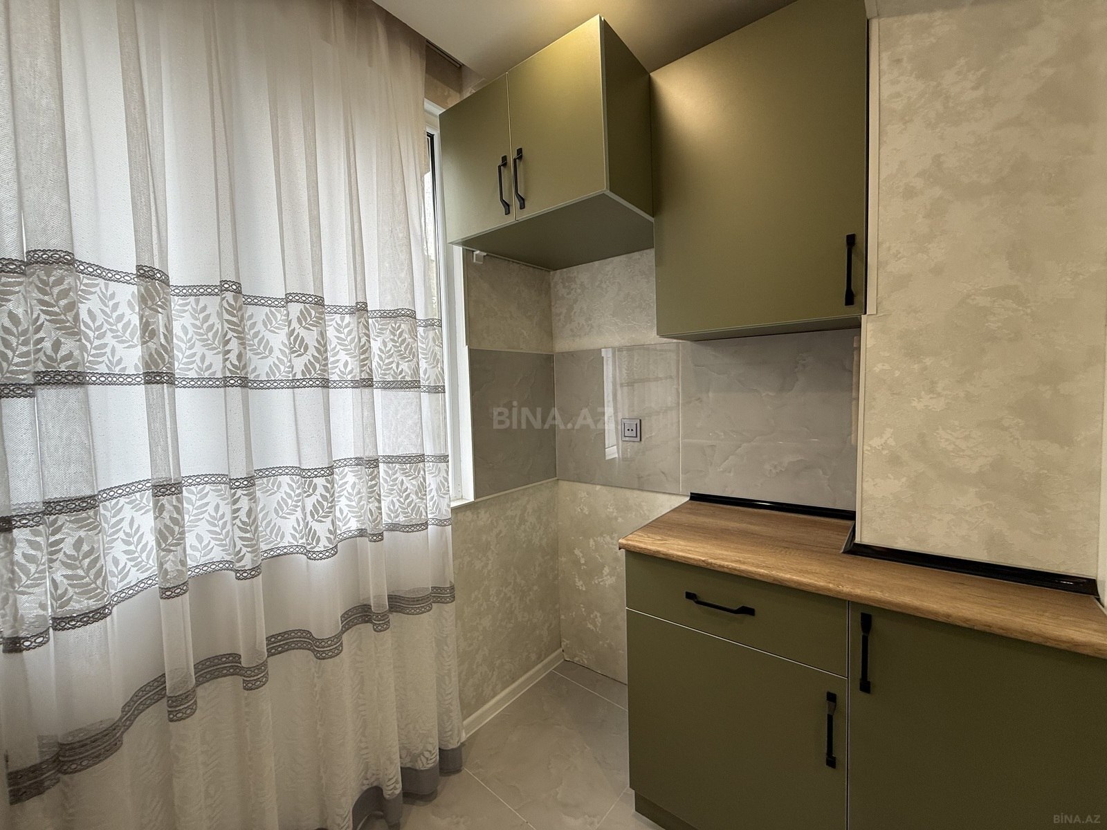 2 otaqlı Köhnə tikili, Qara Qarayev m., Bakı