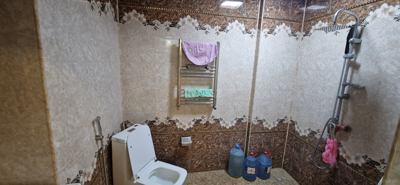 3 otaqlı Yeni tikili, Xırdalan