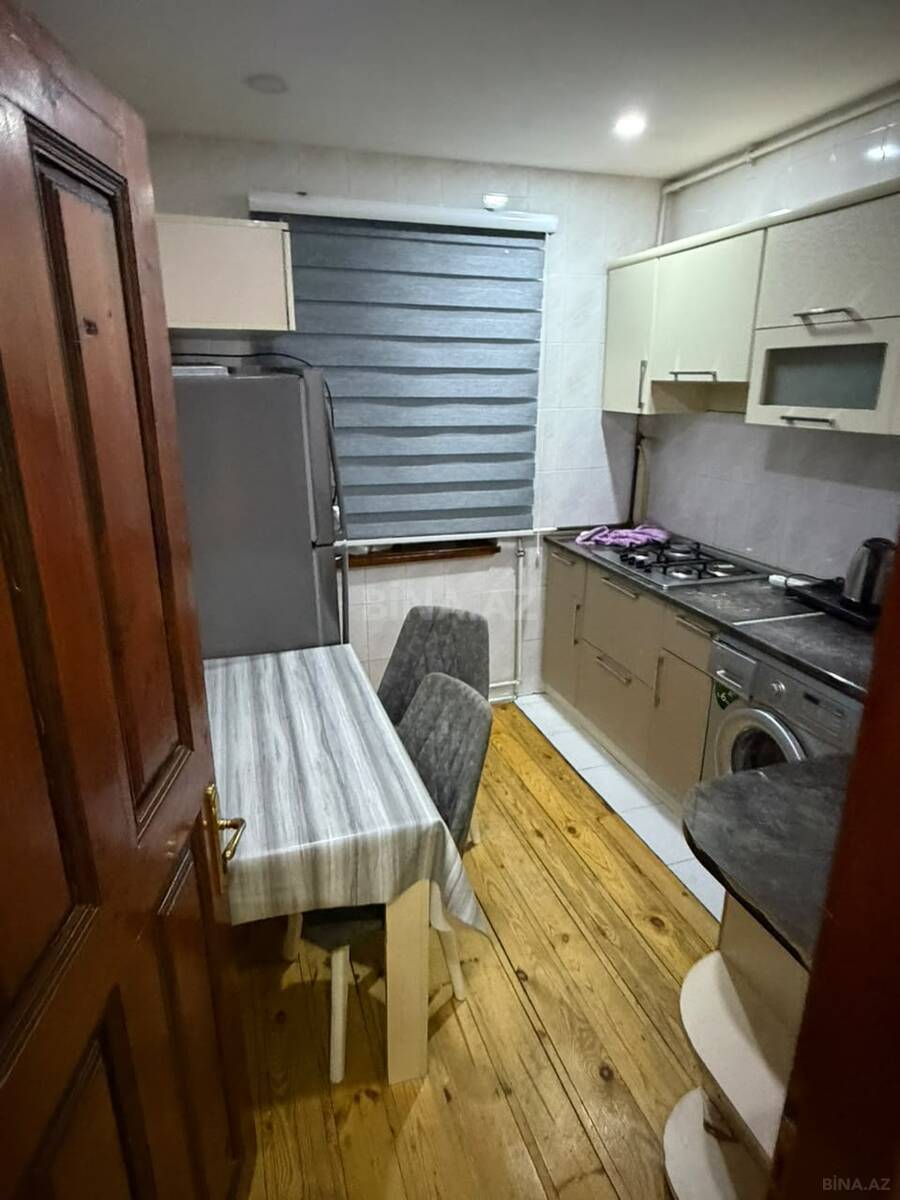 4 otaqlı Köhnə tikili, Xalqlar Dostluğu m., Bakı