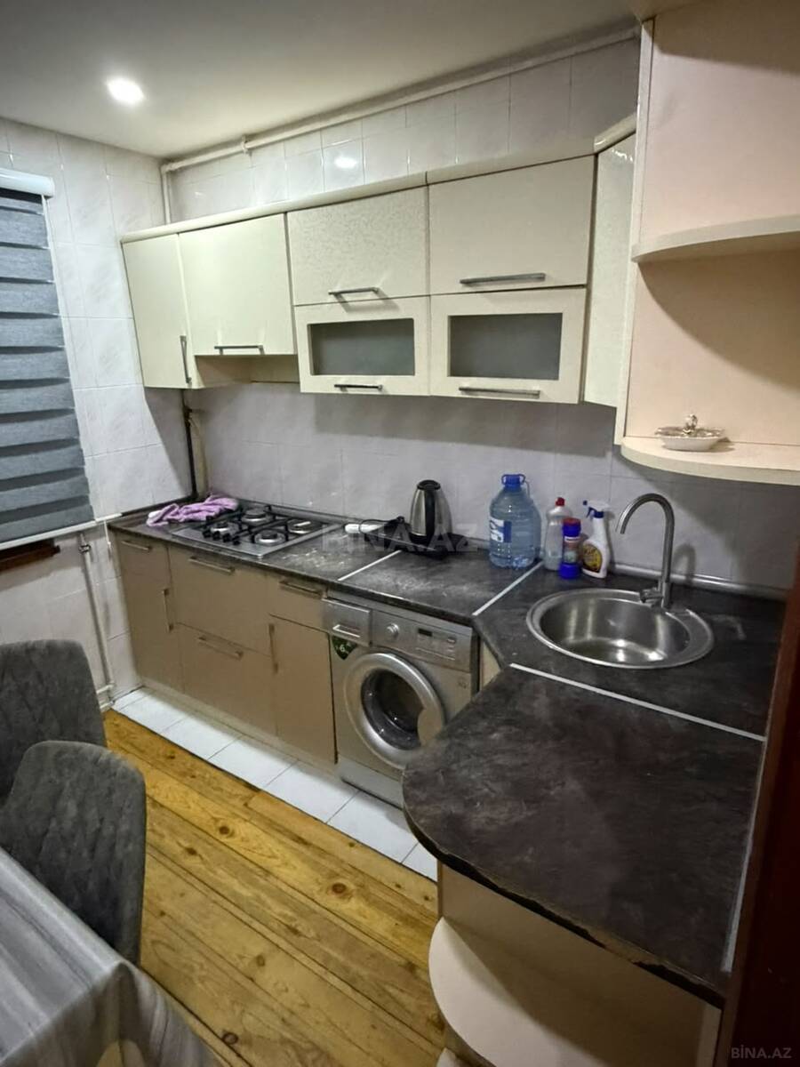 4 otaqlı Köhnə tikili, Xalqlar Dostluğu m., Bakı