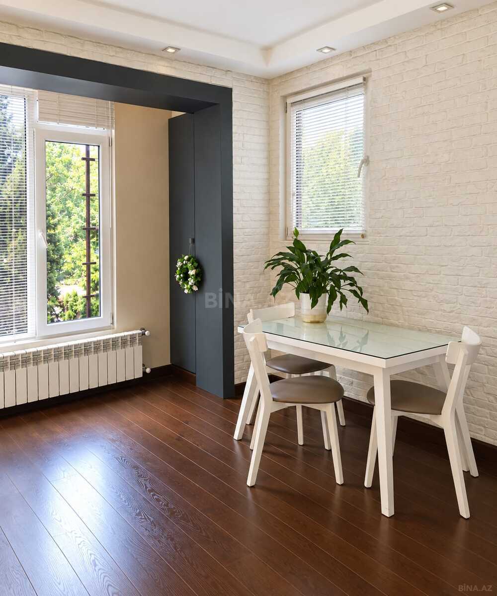 3 otaqlı Köhnə tikili, Şah İsmayıl Xətai m., Bakı