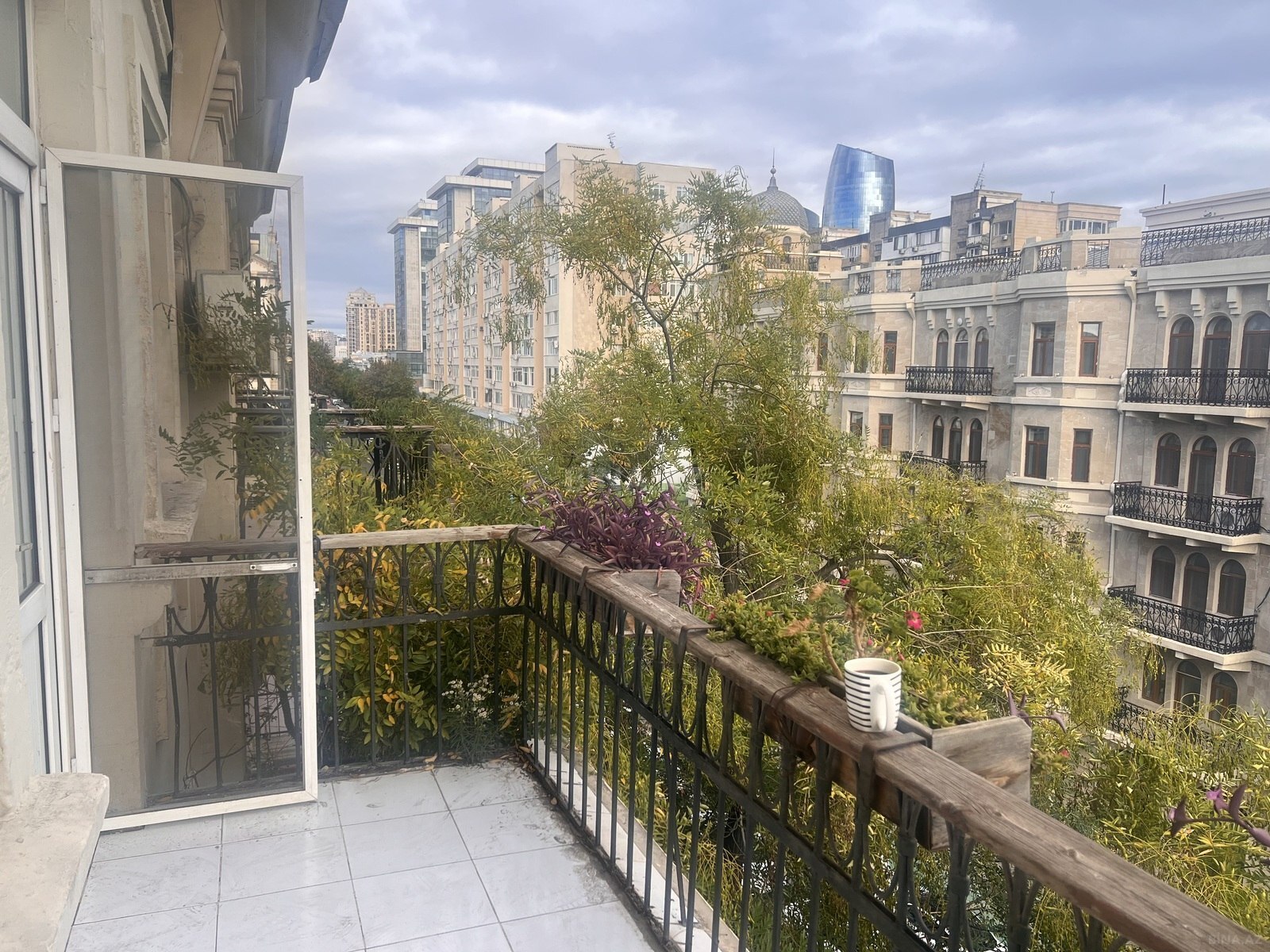 3 otaqlı mənzil satılır, 28 May, Bakı
