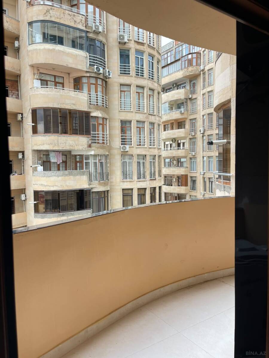 3 otaqlı Yeni tikili, Şah İsmayıl Xətai m., Bakı