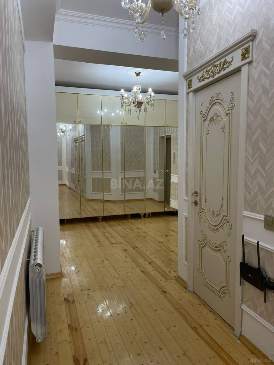 3 otaqlı Yeni tikili, Şah İsmayıl Xətai m., Bakı