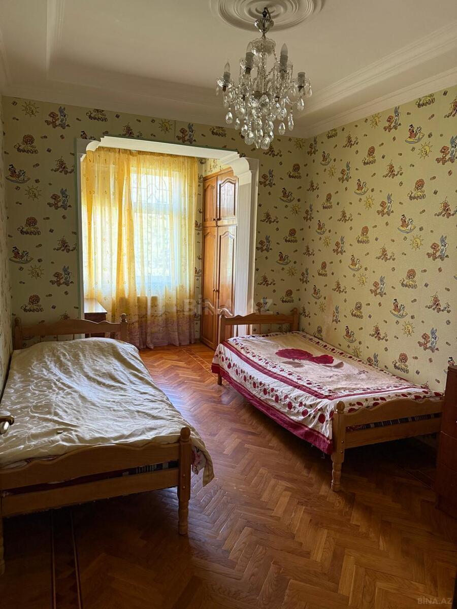 3 otaqlı Köhnə tikili, 28 May m., Bakı