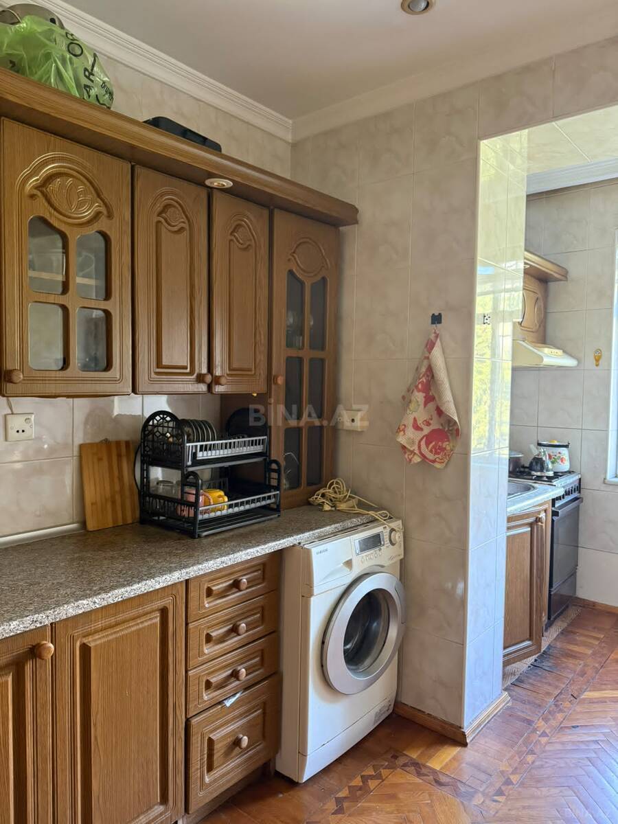 3 otaqlı Köhnə tikili, 28 May m., Bakı