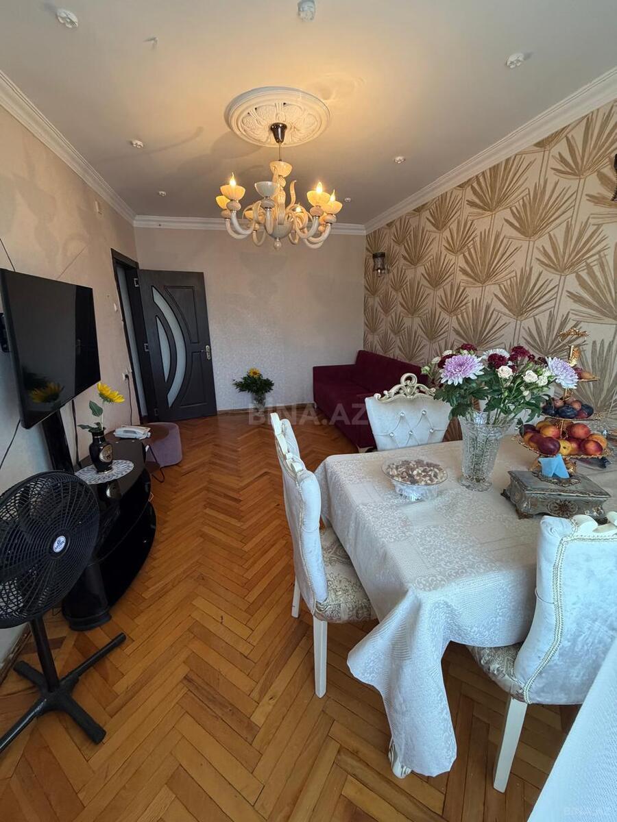 3 otaqlı Köhnə tikili, Elmlər Akademiyası m., Bakı
