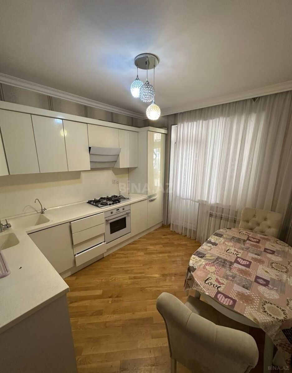 3 otaqlı Yeni tikili, İnşaatçılar m., Bakı