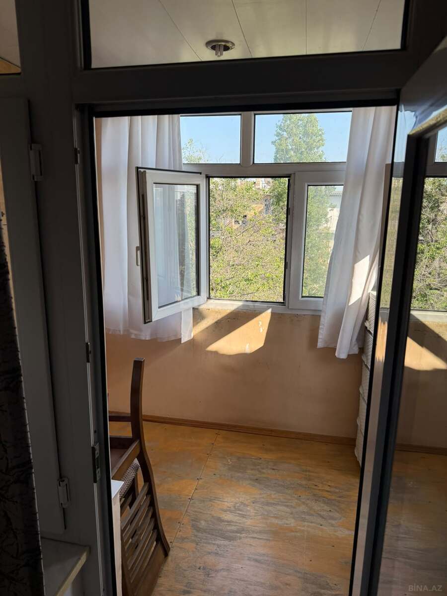 3 otaqlı Köhnə tikili, Neftçilər m., Bakı