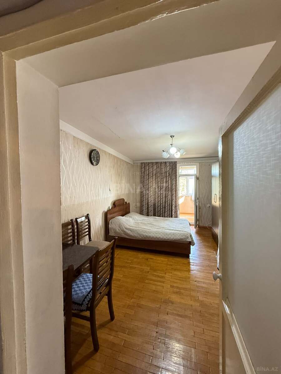 3 otaqlı Köhnə tikili, Neftçilər m., Bakı