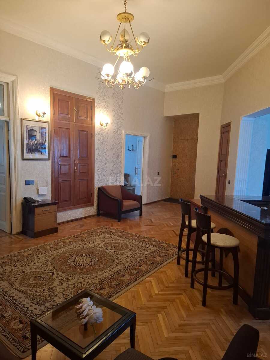 3 otaqlı Köhnə tikili, Sahil m., Bakı