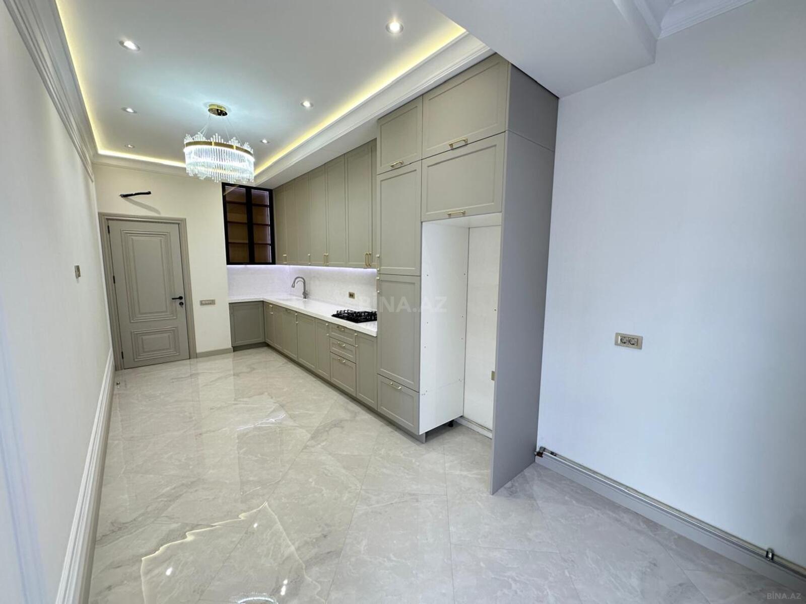 3 otaqlı Yeni tikili, Koroğlu m., Bakı