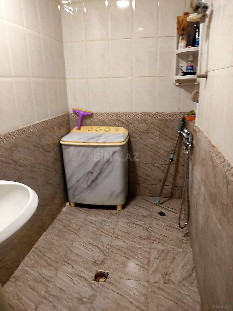 3 otaqlı Köhnə tikili, Bakıxanov q., Bakı