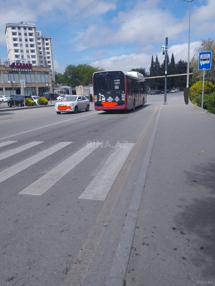 3 otaqlı Köhnə tikili, Əmircan q., Bakı