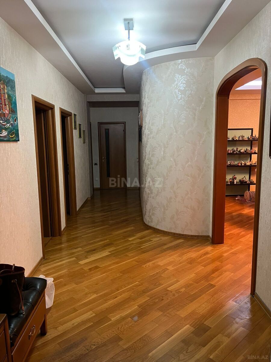4 otaqlı Yeni tikili, Şah İsmayıl Xətai m., Bakı