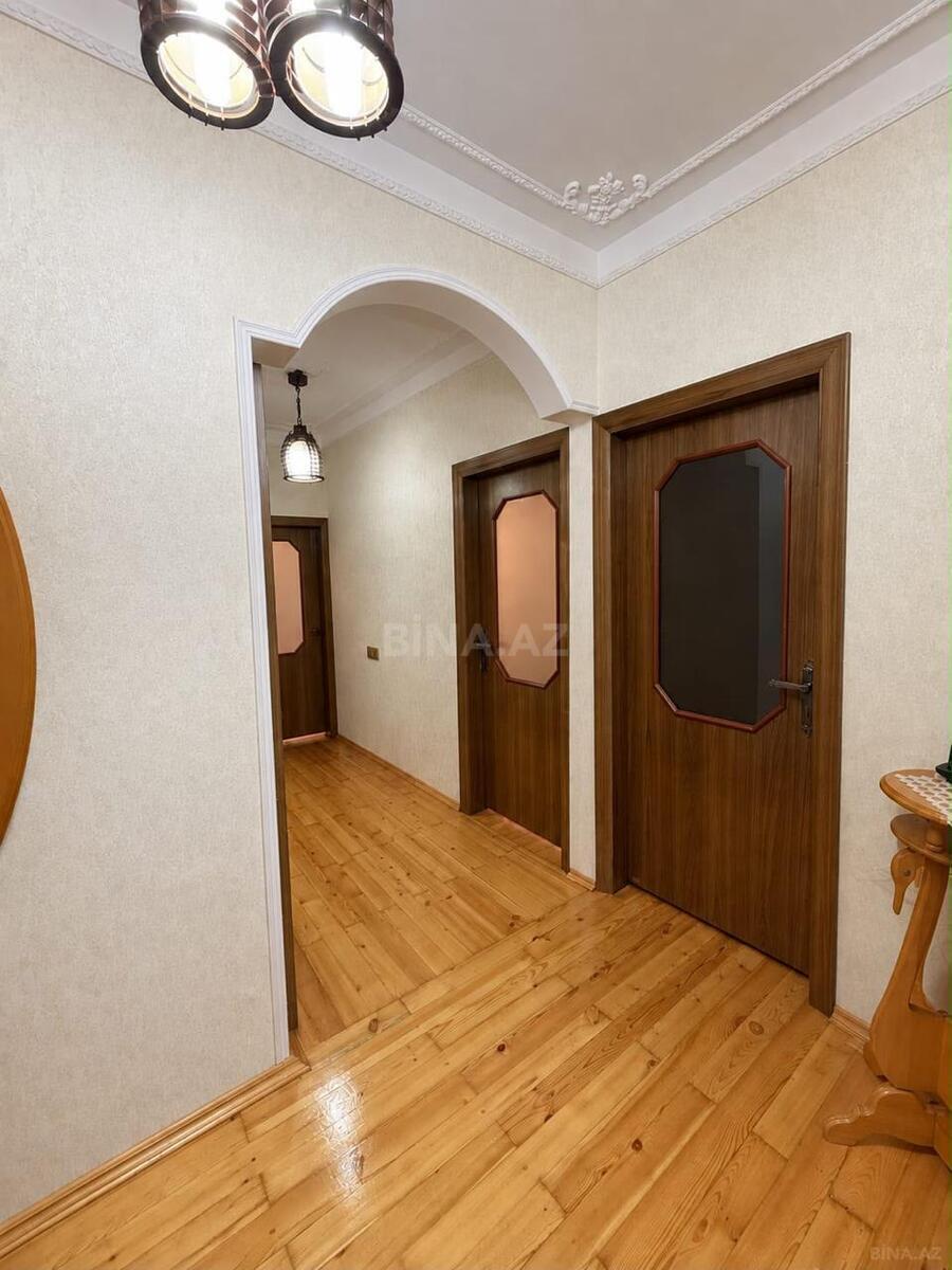 4 otaqlı Köhnə tikili, Memar Əcəmi m., Bakı
