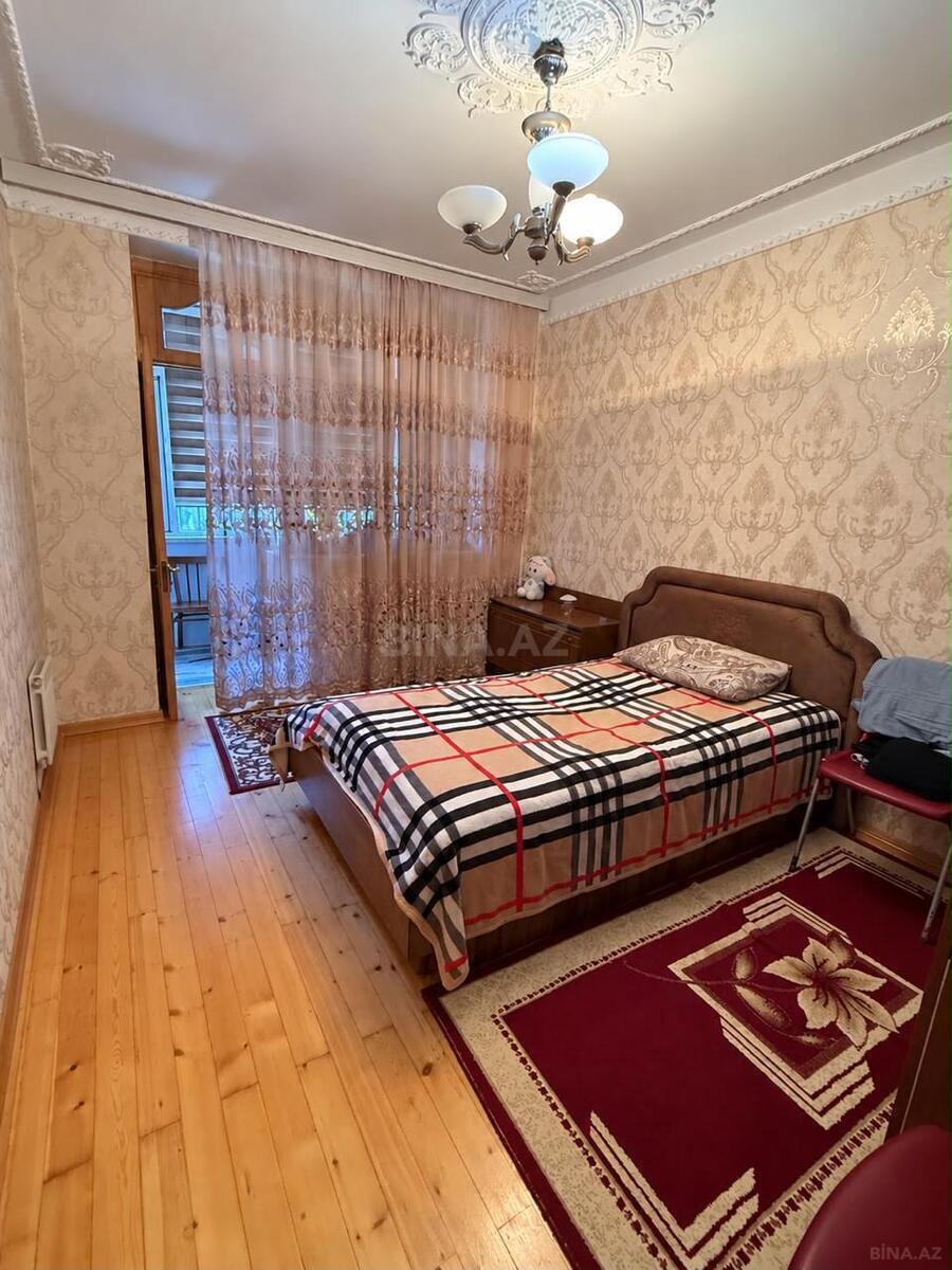 4 otaqlı Köhnə tikili, Memar Əcəmi m., Bakı