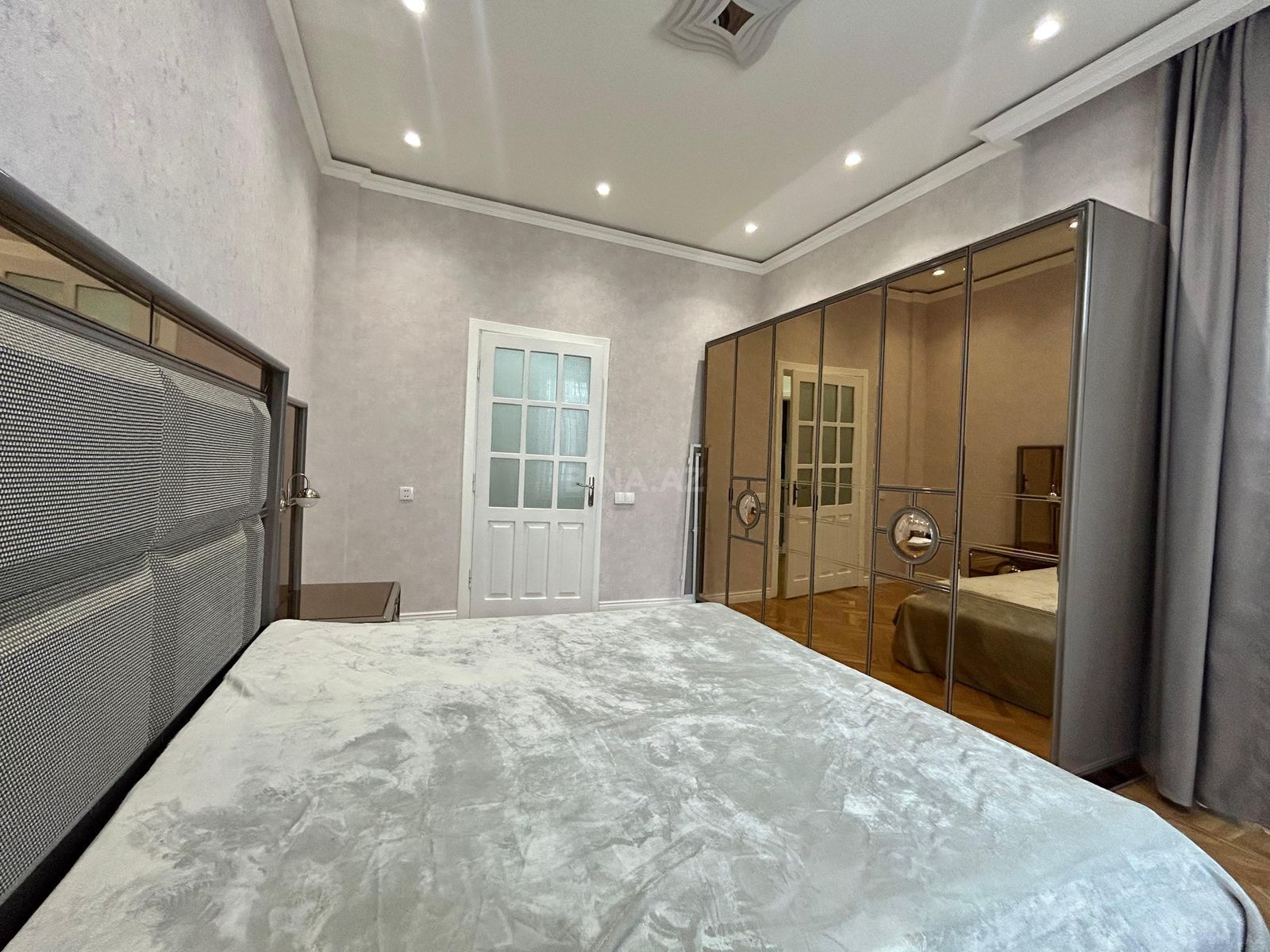 3 otaqlı Köhnə tikili, 28 May m., Bakı