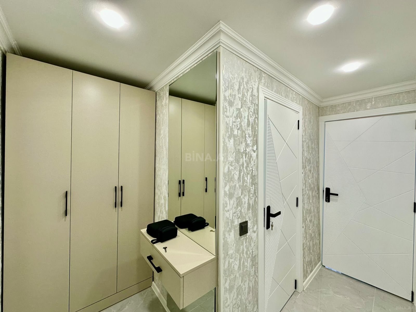 2 otaqlı Köhnə tikili, Qara Qarayev m., Bakı