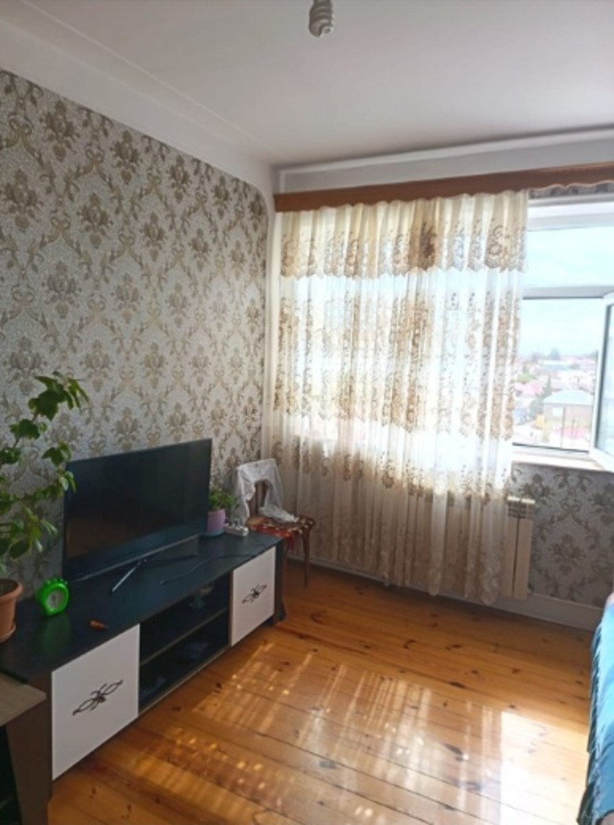 3 otaqlı Köhnə tikili, Əmircan q., Bakı