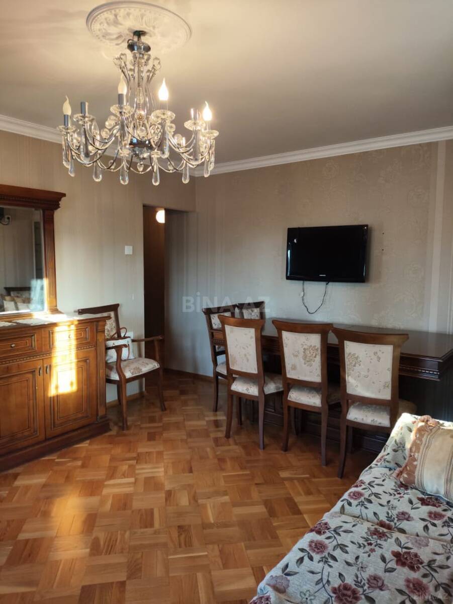 2 otaqlı Köhnə tikili, Elmlər Akademiyası m., Bakı