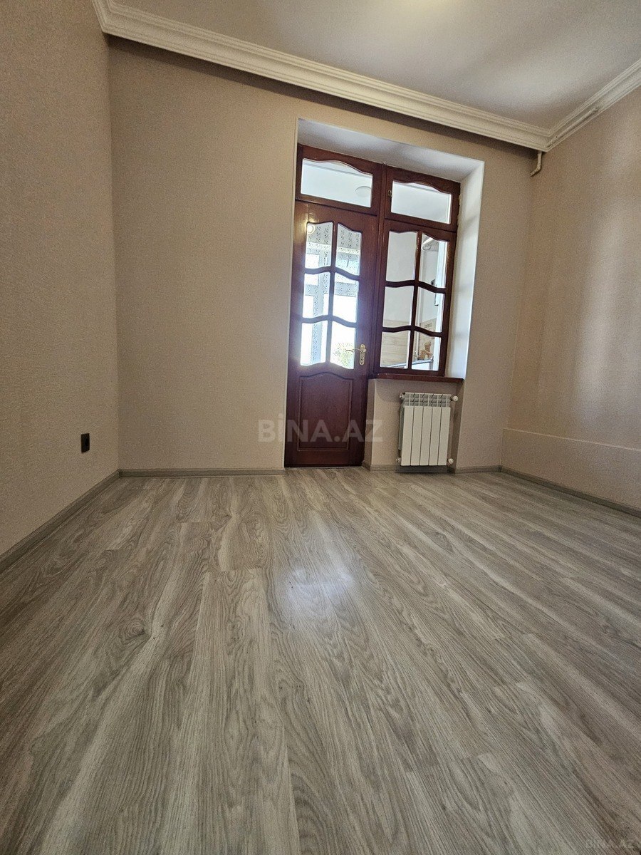 2 otaqlı Köhnə tikili, Neftçilər m., Bakı