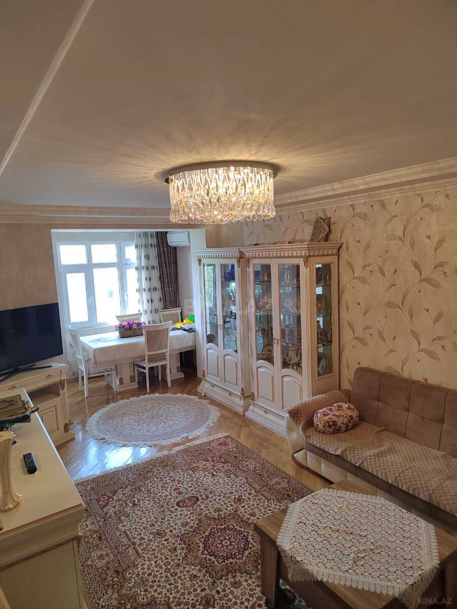 4 otaqlı Köhnə tikili, 8-ci kilometr q., Bakı