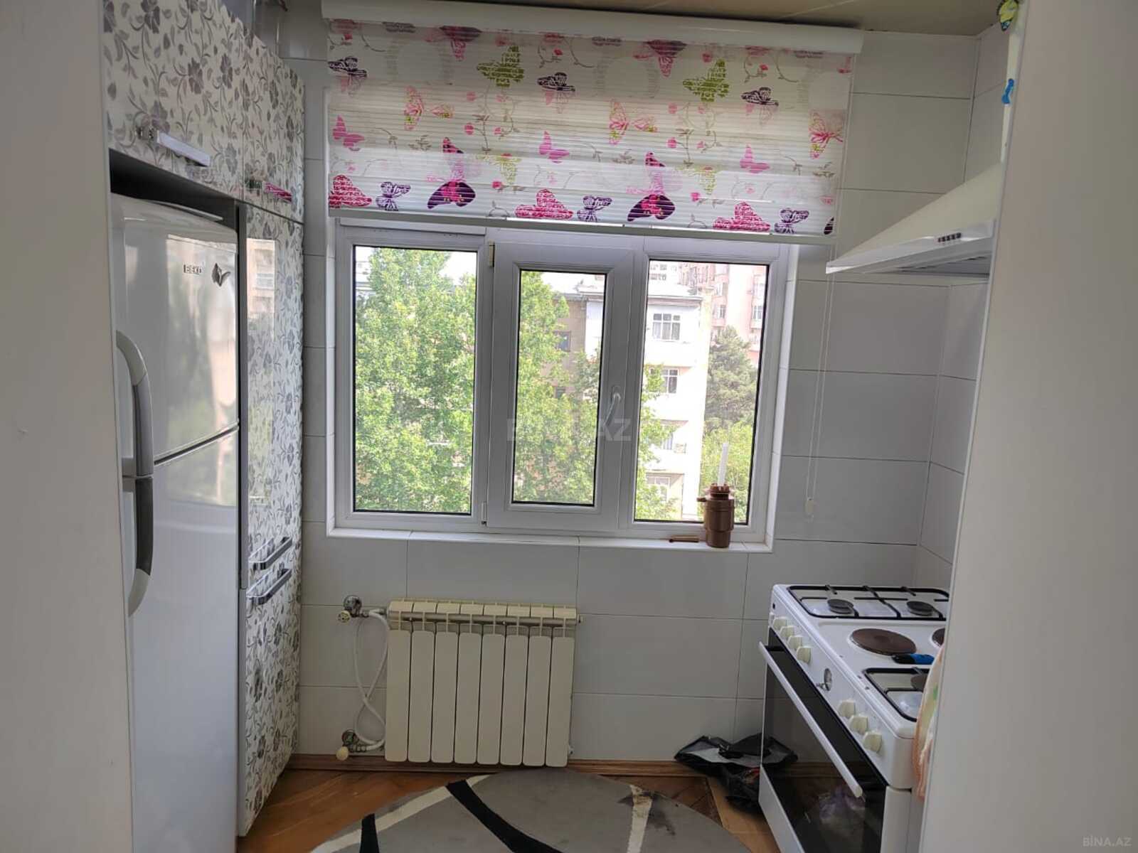 4 otaqlı Köhnə tikili, 8-ci kilometr q., Bakı