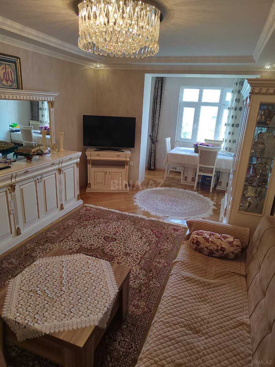 4 otaqlı Köhnə tikili, 8-ci kilometr q., Bakı