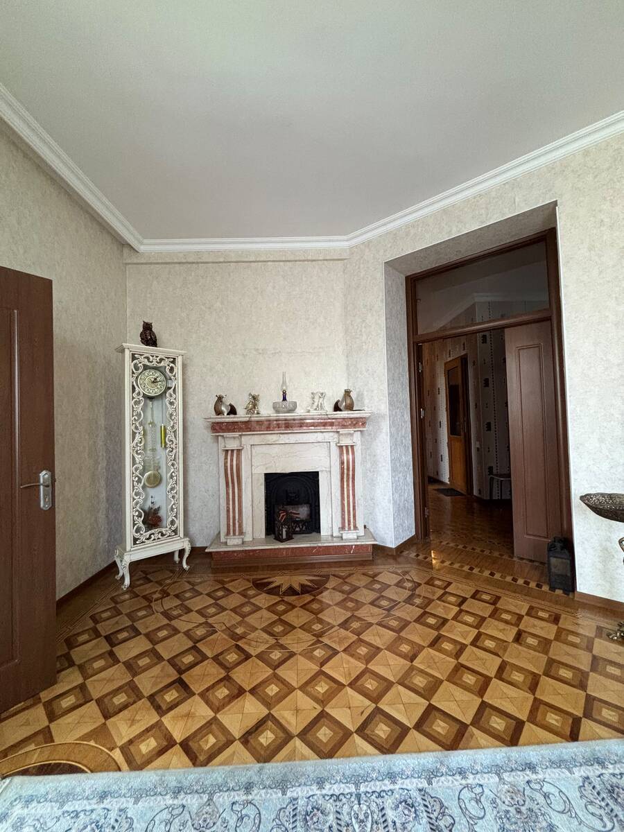 4 otaqlı Köhnə tikili, Nəsimi r., Bakı