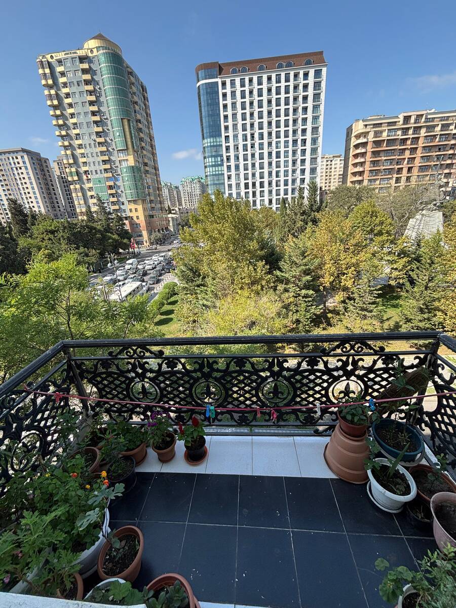 4 otaqlı Köhnə tikili, Nəsimi r., Bakı