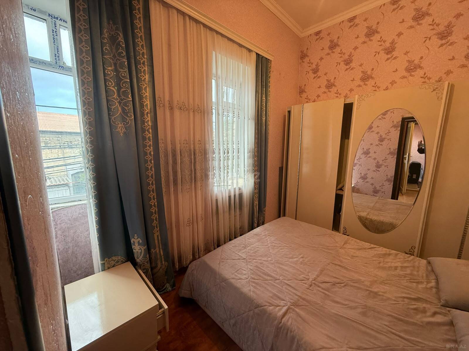 3 otaqlı Köhnə tikili, Bayıl q., Bakı