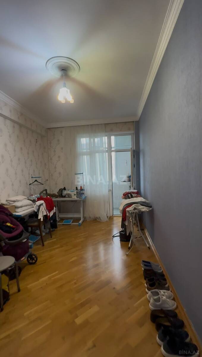 4 otaqlı Köhnə tikili, İnşaatçılar m., Bakı