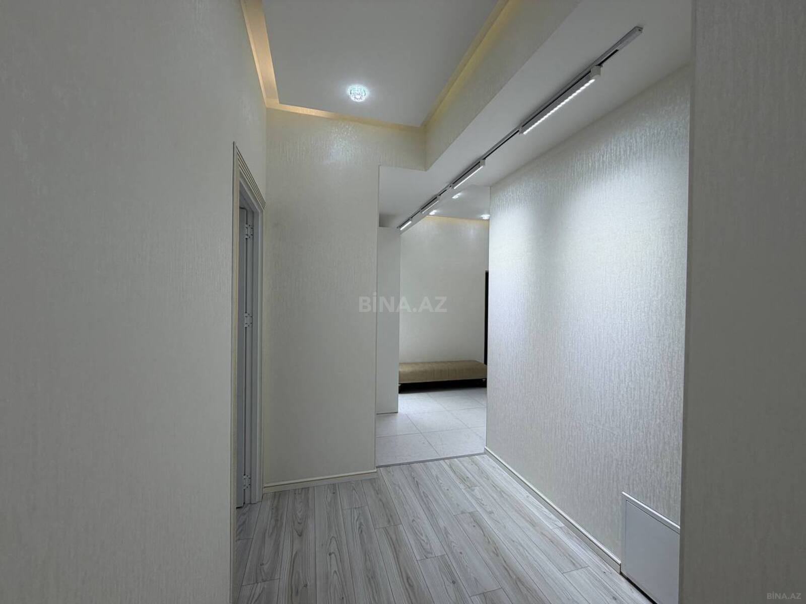 3 otaqlı Yeni tikili, Koroğlu m., Bakı
