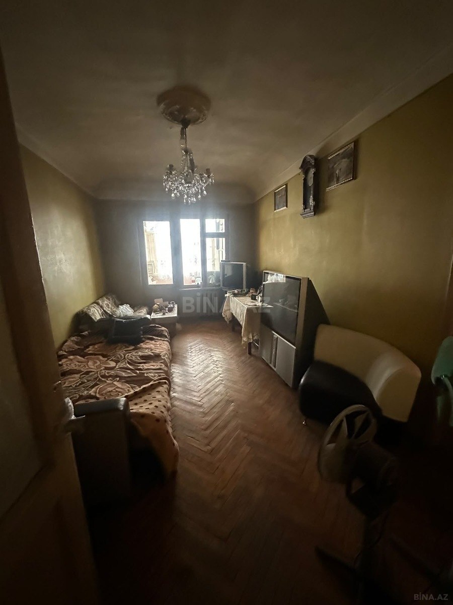 4 otaqlı Köhnə tikili, 7-ci mikrorayon q., Bakı