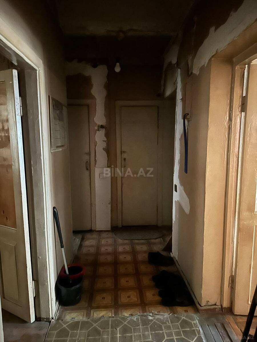 4 otaqlı Köhnə tikili, 7-ci mikrorayon q., Bakı