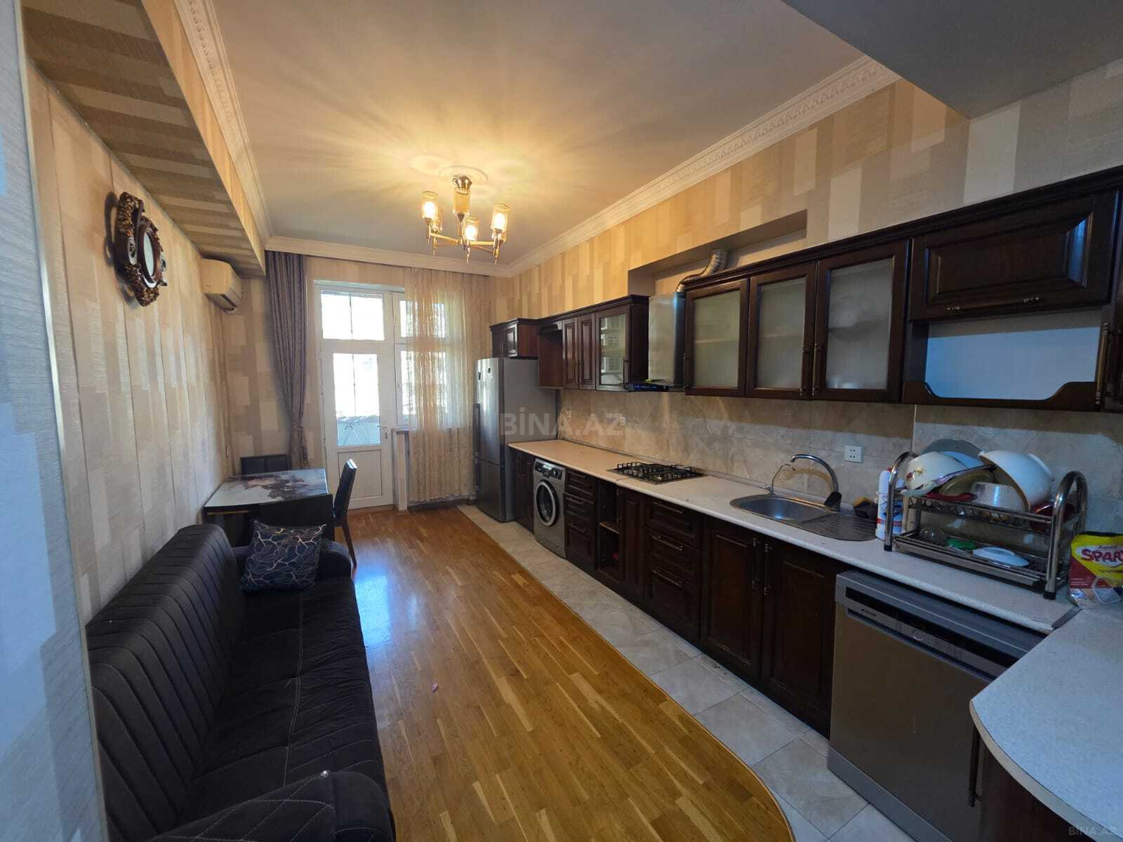 3 otaqlı Yeni tikili, Azadlıq Prospekti m., Bakı