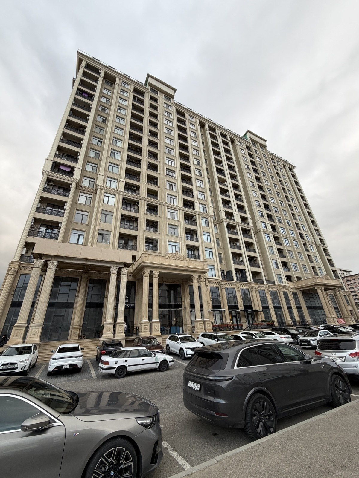 4 otaqlı Yeni tikili, Şah İsmayıl Xətai m., Bakı