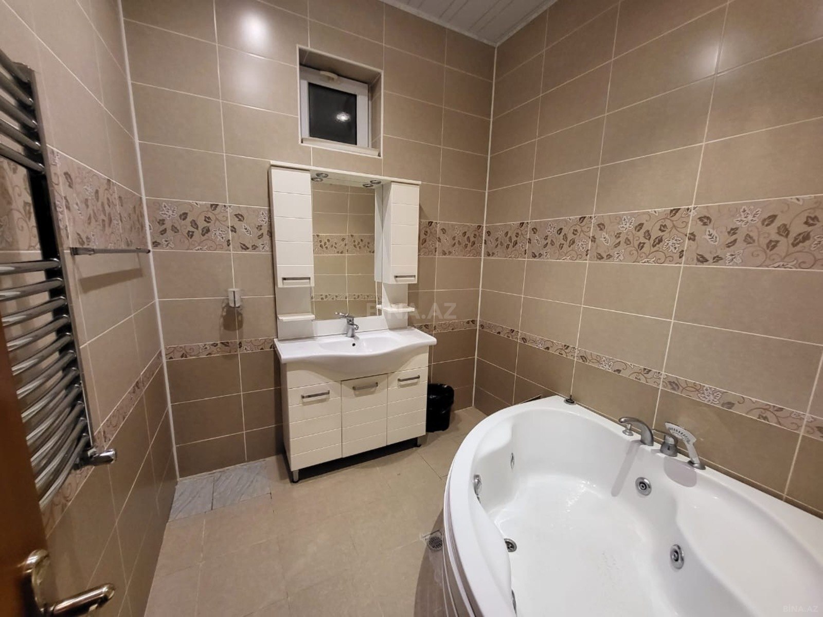 6 otaqlı Həyət evi/Bağ evi, Badamdar q., Bakı