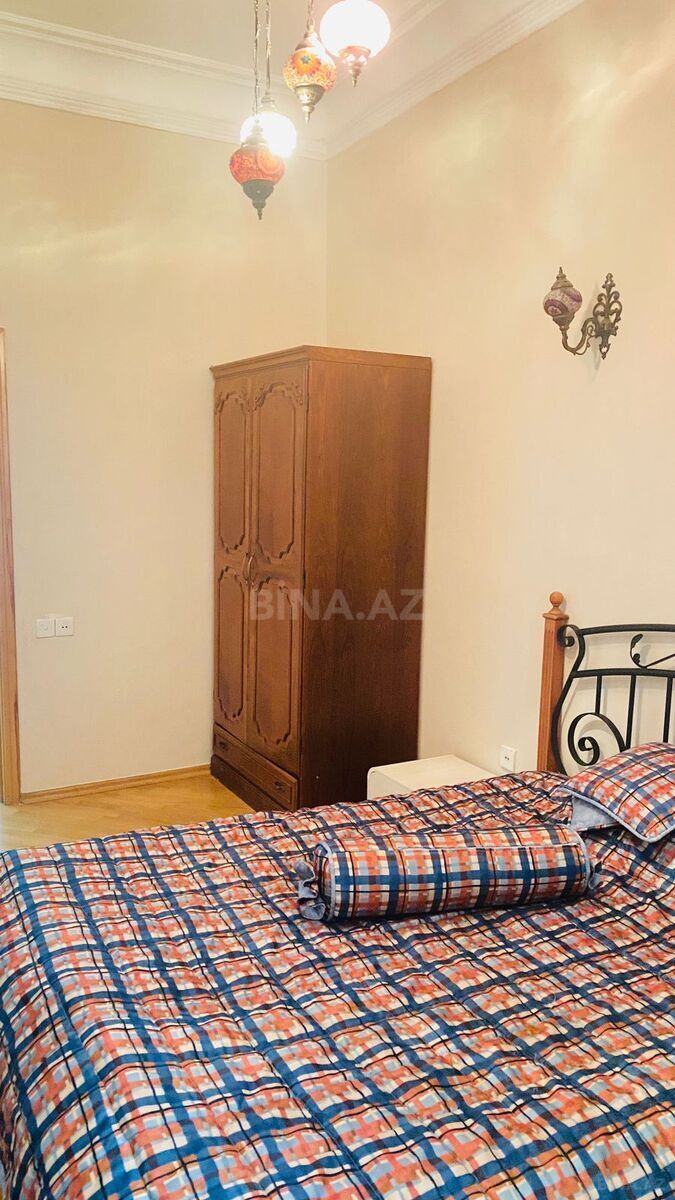 3 otaqlı Köhnə tikili, Sahil m., Bakı