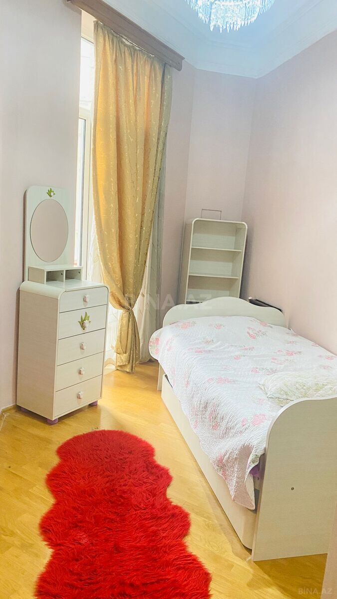 3 otaqlı Köhnə tikili, Sahil m., Bakı