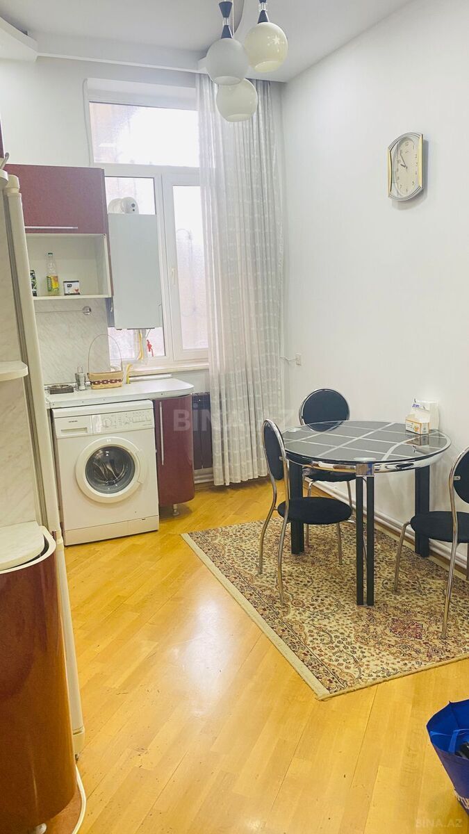 3 otaqlı Köhnə tikili, Sahil m., Bakı