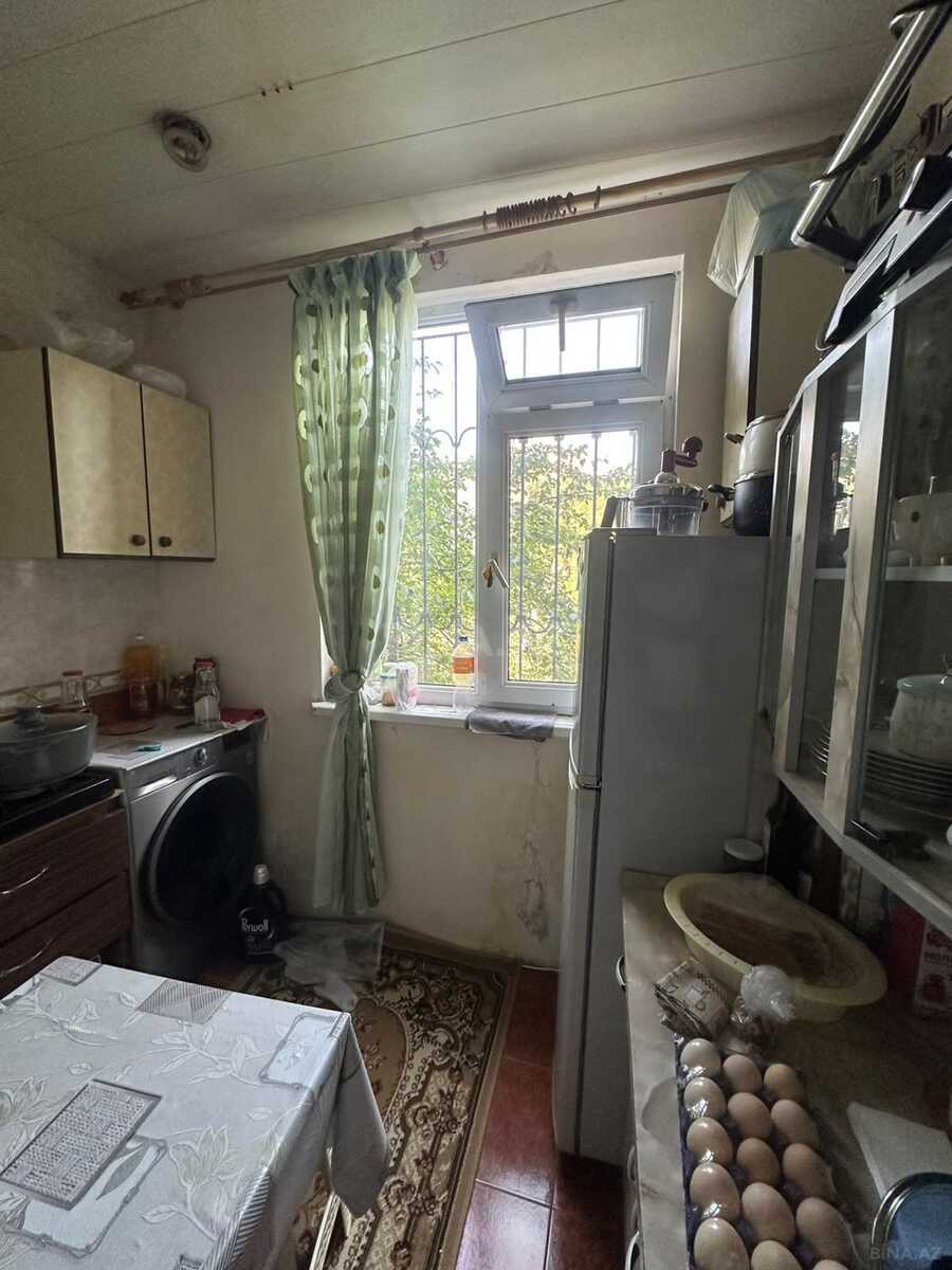 2 otaqlı Köhnə tikili, Memar Əcəmi m., Bakı