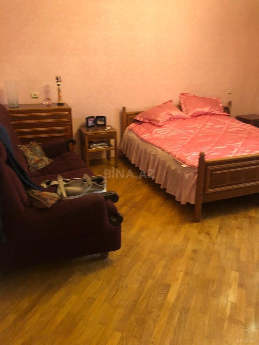 4 otaqlı Köhnə tikili, 6-cı mikrorayon q., Bakı