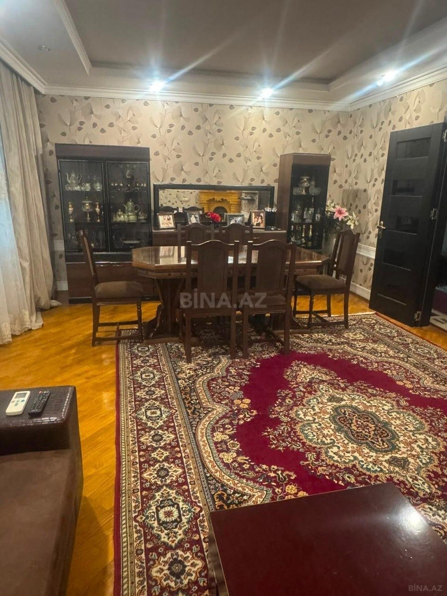 4 otaqlı Köhnə tikili, 6-cı mikrorayon q., Bakı